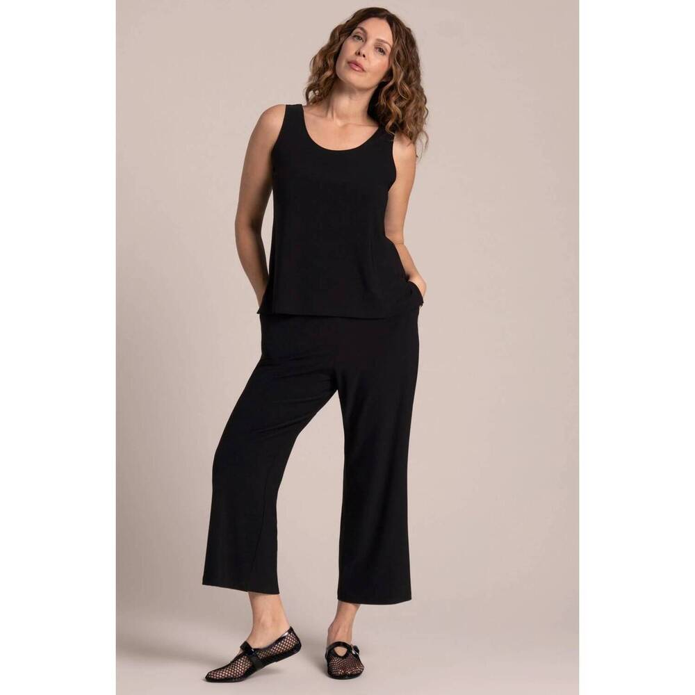 NEW SYMPLI go to tank relax short top in black